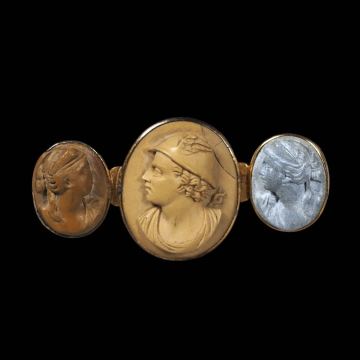 イタリア19世期立体彫3色ラーバカメオ絶品3連ブローチ！ギリシャ神話ヘルメス＆女神図！本筋貴重宝飾・本物保証 