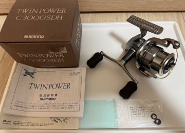 シマノ 11 ツインパワー C3000SDH SHIMANO TWINPOWER C3000SDH 超美品♪ 日本製 エギング タイラバなどに♪ 名機種