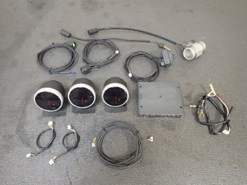 Ｄｅｆｉデフィ　６０&phi;/ＢＦ　ブースト・水温・油温メーター　リンクユニット　中古の100円～♪　