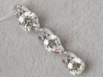 【10182P】K18WG 天然ダイヤモンド 3P/1.00ct/1.4g ペンダントトップ