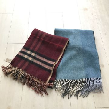 美品 バーバリー フルラ 2点 カシミア（100%）チェック柄 無地 マフラー 2点セット ボルドー ブルー フリンジ ストール 代AY0691-14