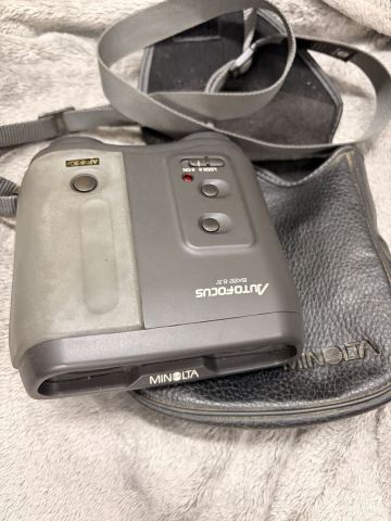 MINOLTA AUTO FOCUS 8&times;22 6.5&deg; オートフォーカス 双眼鏡 ケース付 日本製 動作未確認 ミノルタ