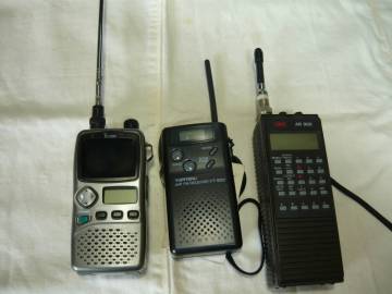 受信機3台、アイコムIC-R3,ユピテルVT-900,A・O・R　AR-900　ジャンク