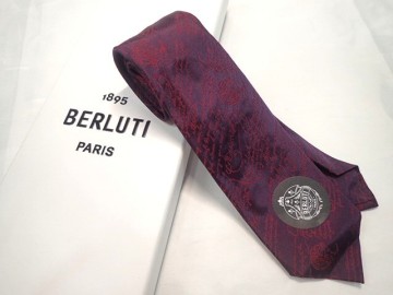 7115[R]新品♪ BERLUTI ベルルッティ カリグラフィ柄 ネクタイ♪