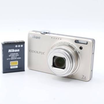 【かめら屋】良品 Nikon COOLPIX S6000 ニコン コンパクトデジタルカメラ デジカメシルバーカラー 動作確認済 y370