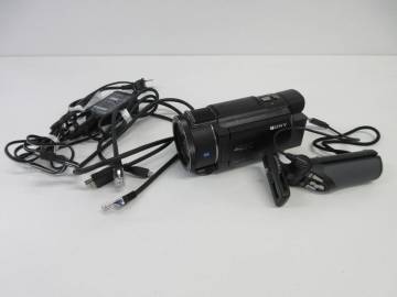 中古 ビデオカメラ SONY 4K HANDYCAM ZEISS FDR-AX60 ソニー ハンディカム ※通電のみ確認済 / 三脚 SONY GP-VPT1 ※動作未確認 / U
