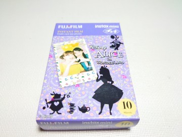 未開封　富士フイルム　FUJIFILM　instaxmini チェキ　インスタントカメラ チェキ ディズニー ALICEinWONDERLAND 不思議の国のアリス