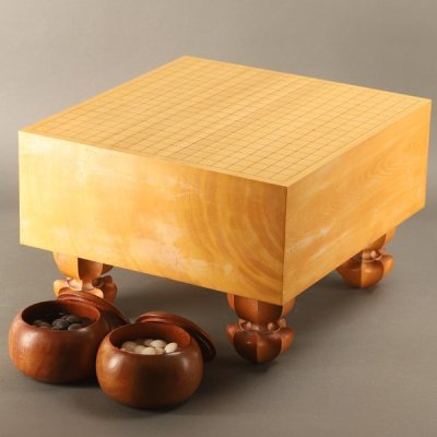 【流】囲碁道具 本榧碁盤 天地四方柾 厚17cm 本蛤碁石32号 重量16.7g 箱付 LF120