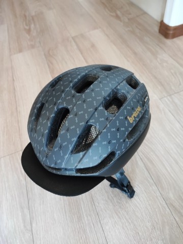 ★OGK KABUTO KOOFU （コーフー） 自転車用ヘルメット BC-Glosbe (宮澤モデル) (JCF公認) (オージーケーカブト)新品同様
