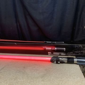 S698H 通電確認済み スターウォーズ ブラックシリーズ フォースFXライトセーバー ダース・ベイダー 単三乾電池三本使用 対象年齢15歳以上
