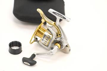 ★格安出品★　ダイワ　11　インパルト3000LBD　日本製　リール袋付　ドラグ付レバーブレーキリール