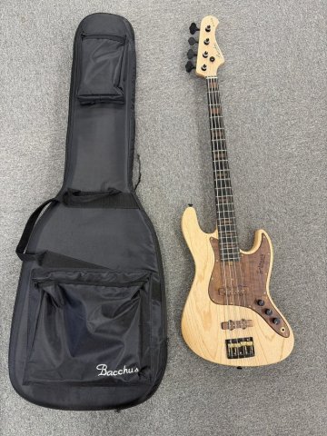 ☆ Bacchus バッカス WOODLINE 30周年記念モデル エレキベース 楽器 動作未確認 現状品 TK250003