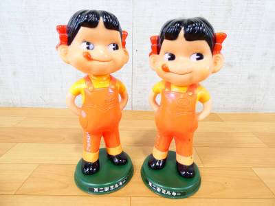 (S)◎ジャンク 不二家 ノベルティグッズ ペコちゃん人形 ボブルヘッドドール/首振り人形 2体セット まとめて 約30cm 汚れあり ＠80(7)
