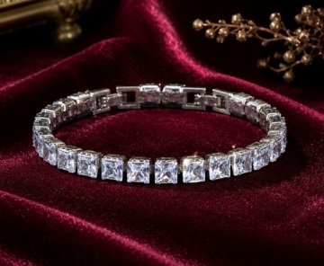 損損失覚悟　ダイヤモンドの2.4倍の煌めき　モアサナイト【1個】6mm前後の大きさ　プリンセスカットの 特大テニスブレスレット