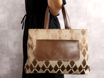 ●超美品●GIVENCHY ジバンシィ●4Gロゴ●ナイロン カーフ レザー 本革●トート バッグ●ブラウン系●ゴールド金具●B5 収納 書類●Js69315