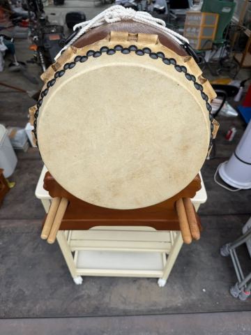 和太鼓 長胴太鼓 木製台座 バチ付き 和楽器 打楽器