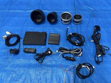 Defi ブースト60&phi; タコメーター80&phi; SEEKER FRPメーターフード　L/R JG3 N-ONE専用　中古