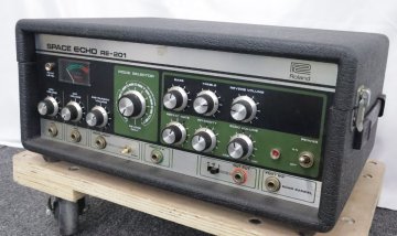 【行董】Roland SPACE ECHO RE-201 ローランド スペースエコー 音響機器 オーディオ 通電のみ確認済 UB475ABH12