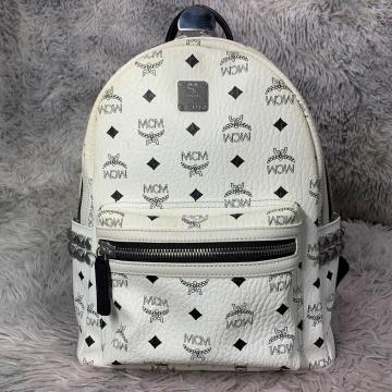 極美品 MCM エムシーエム バッグパック リュック デイパック ヴィセトス柄 A4収納 ホワイト 通勤 書類 ビジネス レザー 総柄 レディース