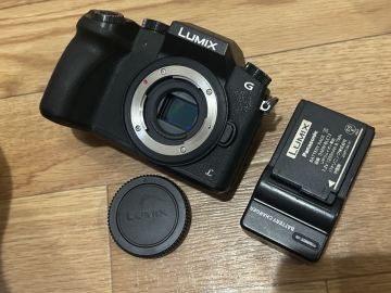 動作品 パナソニック Panasonic LUMIX DMC-G7 ボディ ミラーレス一眼 バッテリー・充電器付