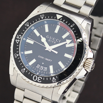 1円 稼働 保付 良品 グッチ ダイブ 136.2 QZ デイト ブラック文字盤 メンズ腕時計 2000000 7BGT KUT