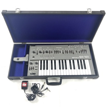 1円〜 Roland ローランド SH-101 シンセサイザー ハードケース付き 通電・音出し確認済 ※同梱不可