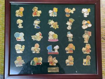 【希少】SNOOPY TOWN PREMIUM COLLECTION 205/300 額装ピンズ25個 スヌーピー ピンバッジ PEANUTS