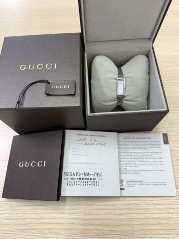 GUCCI グッチ 1500L レディース腕時計 GG柄 ピンクシェル文字盤 1Pダイヤ バングルウォッチ 稼働品 箱付き