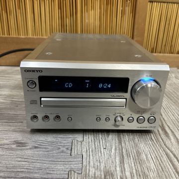 【通電確認済み】 ONKYO オンキョー CDレシーバー CR-D2 本体 オーディオ機器 CD 