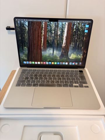 Apple MacBook Air M2 13.6インチ 8GB/256GB ゴールド 動作良好 初期化済み