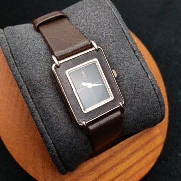 【稼働品】イヴサンローラン 4-103220 YO QZ Yves Saint Laurent ブラウン文字盤 レディース腕時計 