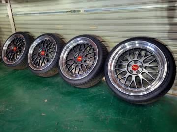 希少超美品！！ＢＢＳ－ＬＭ　ＤＢＫ－Ｐ　ＰＣＤ１００－５Ｈ　Ｆ８．５Ｊ　Ｒ９．５ＪＲ　プリウス　８６等に　215-35/18 225-35/18