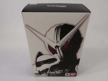 現状品 S.H.Figuarts (真骨彫製法) 仮面ライダーW ファングジョーカー BANDAI フィギュア S.H.フィギュアーツ 仮面ライダーダブル k4