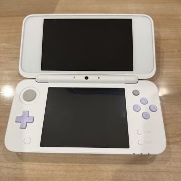 【美品】New ニンテンドー 2DS LL ホワイト&times;ラベンダー(JANSUAAA) No.86