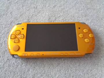 L★SONY PSP-3000 本体 ブライト・イエロー ★送料140円