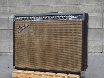 【J】FENDER Twin Reverb ギターコンボアンプ フェンダー 3348383