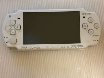 ★美品　液晶無傷　動作良好　ソニー　PSP2000 セラミックホワイト　プレイステーションポータブル★