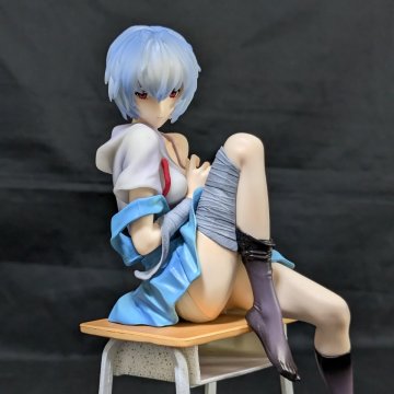 ◆ ヱヴァンゲリヲン【 綾波レイ　学校机】 21㎝◆ 包帯◆完成品フィギュア◆ パンチラ◆ エヴァ◆ 新世紀 エヴァンゲリオン◆海外限定◆
