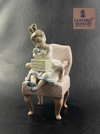 リヤドロ LLADRO 陶器人形 フィギュリン 椅子に座る少女とウサギ M850