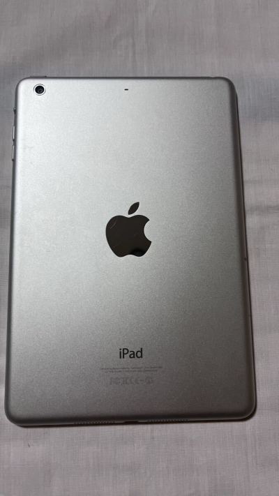 Apple iPad mini 第2世代 シルバー 16GB Wi-Fiモデル A1489 初期化済み