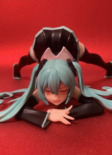 初音ミク ジャックオーポーズ ガレージキット フィギュア　　うつ伏せ