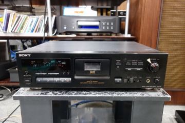 ジャンク　SONY DTC-790　ソニー　DATデッキ