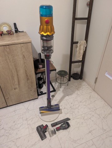 Dyson SV46 ゴールド Fluffy Optic スタンド付 コードレスクリーナー すぐ使える
