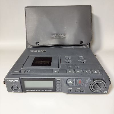 195☆ TASCAM プロ用ポータブルDAT DA-P1 タスカム DATレコーダー 未確認　ジャンク品扱い