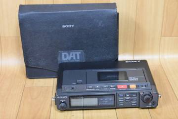 うぶ品　SONY ソニー　TCD-D10　ポータブルDATレコーダー　ケース付　未確認 未整備品　ジャンク
