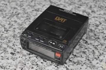 【G】DENON DTR-80P ポータブルDATレコーダー デノン 3399580