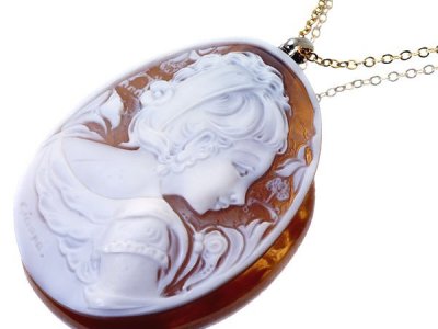 1円～【ジュエリー極】ディルーカ 作家品 高級天然シェルカメオ 高級ロジウム＆ゴールドメッキペンダントネックレス w7163i【送料無料】