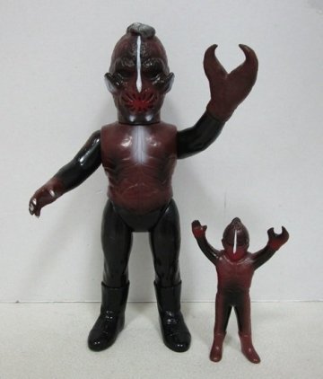■【現状渡し/ヘッダー等欠品】東映レトロソフビコレクション 仮面ライダー　さそり男（新色）＋ミニソフビ　メディコムトイ