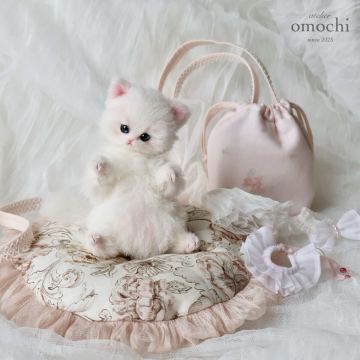 omochi もちもちぬいぐるみ no. 21「おめかし白猫の赤ちゃん」テディベア ハンドメイド アートドール 子ねこ