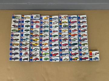 T1829☆当時物☆激レア　トミカ　青箱　外国車シリーズ　F1～F70　82台　箱付　箱耳有　カタログ付　日本製　大量セット　まとめ売り